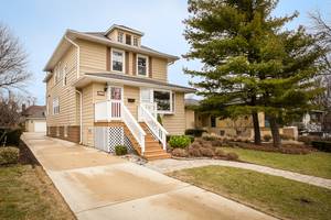 451 S Arlington, Elmhurst, IL 60126