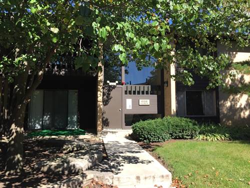 6158 Knoll Way Unit 104, Willowbrook, IL 60527