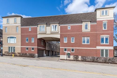 922 Warren Unit 101, Downers Grove, IL 60515