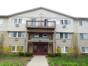 655 Deepwoods Unit 1B, Mundelein, IL 60060