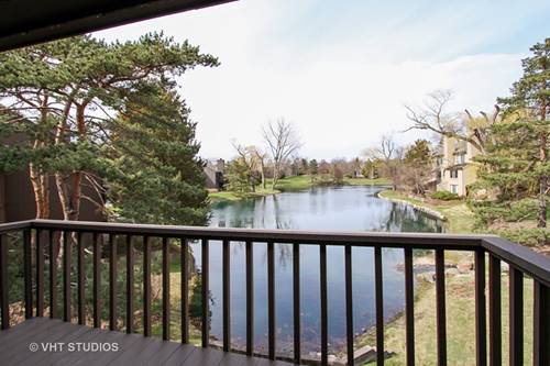 329A N Woodview Unit A, Lake Barrington, IL 60010