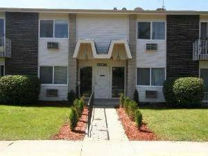 8936 Northshore Unit 2D, Des Plaines, IL 60016