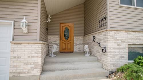 2509 Reynolds Manor Unit 2509, Ottawa, IL 61350