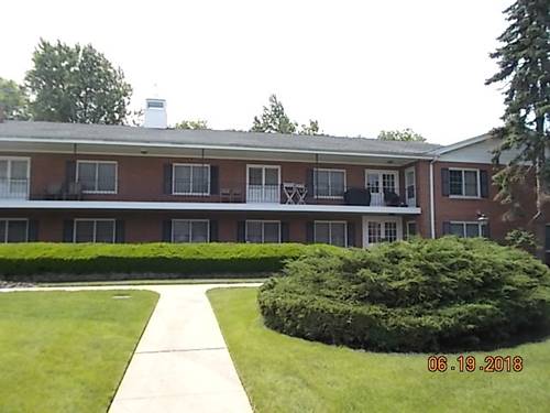 2822 Dundee Unit 16B, Northbrook, IL 60062