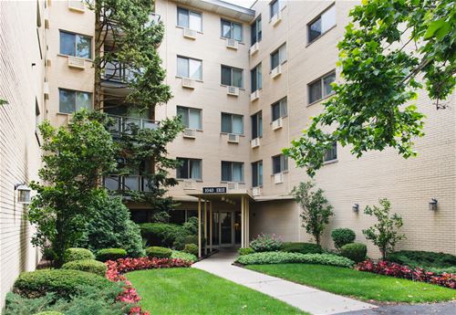 1040 Erie Unit 310, Oak Park, IL 60302