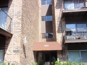 8894 Knight Unit 104, Des Plaines, IL 60016