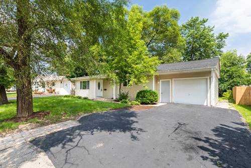 27 Hickory, Carpentersville, IL 60110