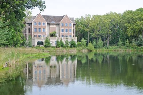 1800 Amberley Unit 112, Lake Forest, IL 60045