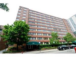 708 W Bittersweet Unit 212, Chicago, IL 60613