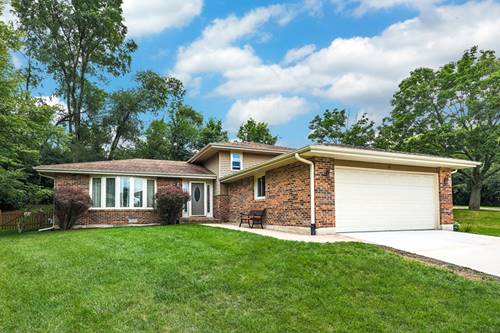 6 N Charles, Naperville, IL 60540