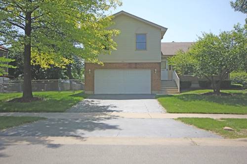 620 Rodenburg, Roselle, IL 60172