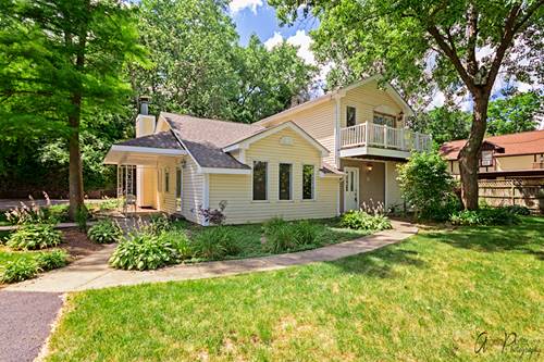 9 Crestview, Ingleside, IL 60041