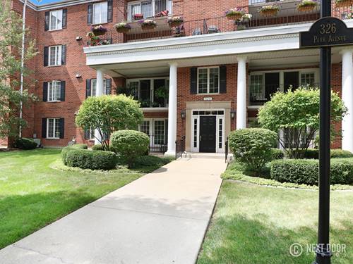 326 Park Unit 44, Clarendon Hills, IL 60514