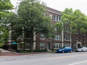 211 Chicago Unit 3, Oak Park, IL 60302