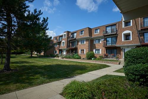 4102 Cove Unit F, Glenview, IL 60025