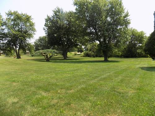 332 Fairway, Beecher, IL 60401