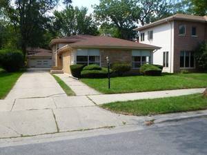 8714 E Prairie, Skokie, IL 60076