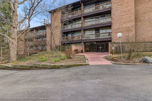 5700 Hillcrest Unit 2J, Lisle, IL 60532