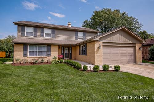 1461 Castlewood, Wheaton, IL 60189