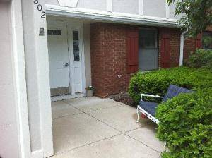 302 Maplewood Unit B1, Schaumburg, IL 60193