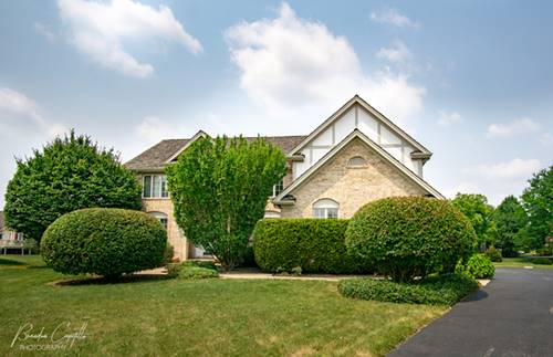 305 Cobblestone, Lake In The Hills, IL 60156