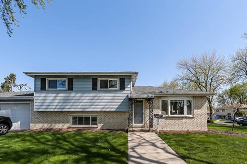 564 W Park, Addison, IL 60101