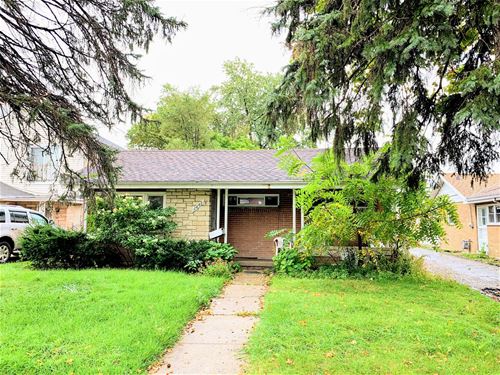 1447 Portsmouth, Westchester, IL 60154
