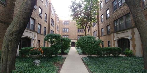 864 W Barry Unit 1B, Chicago, IL 60657