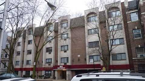 541 W Oakdale Unit 201, Chicago, IL 60613