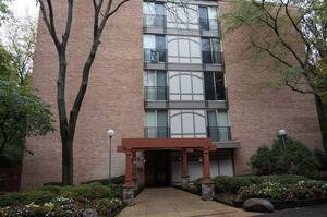 5800 Oakwood Unit 4B, Lisle, IL 60532