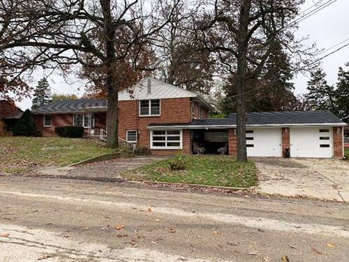 209 E Graham, Dixon, IL 61021