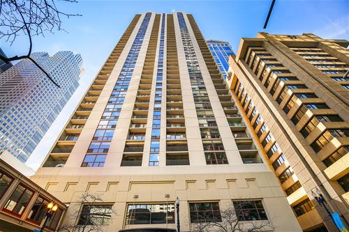 200 N Dearborn Unit 905, Chicago, IL 60601