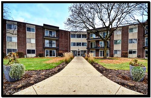 2800 Maple Unit 36A, Downers Grove, IL 60515