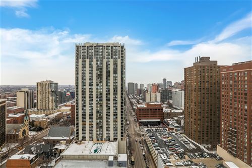 111 W Maple Unit 2201, Chicago, IL 60610