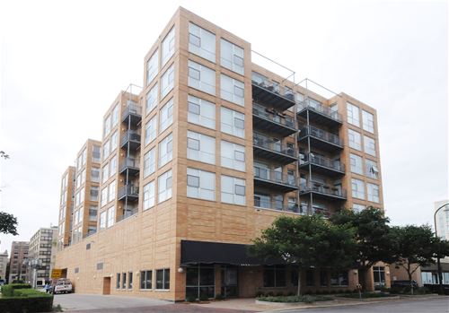 1572 Maple Unit 601, Evanston, IL 60201