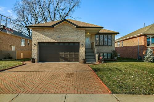 8006 Lockwood, Burbank, IL 60459