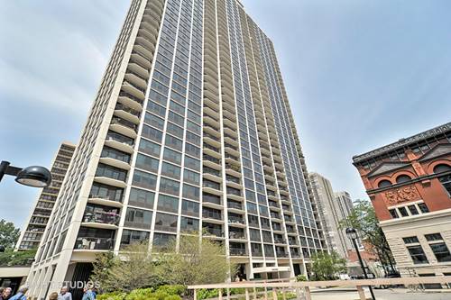 1560 N Sandburg Unit 404, Chicago, IL 60610