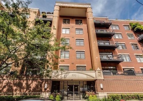 550 W Fulton Unit 204, Chicago, IL 60661