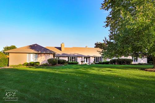 30 Highgate, St. Charles, IL 60174