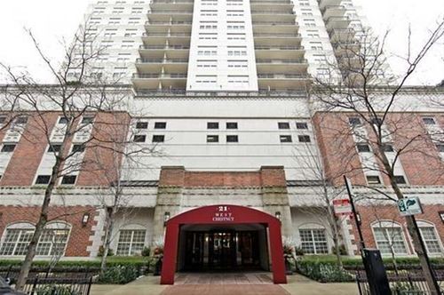 21 W Chestnut Unit 905, Chicago, IL 60610