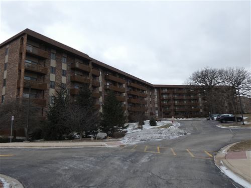 120 Lakeview Unit 213, Bloomingdale, IL 60108