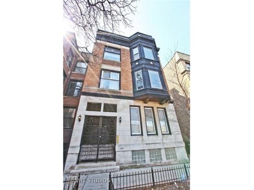 749 W Cornelia, Chicago, IL 60657