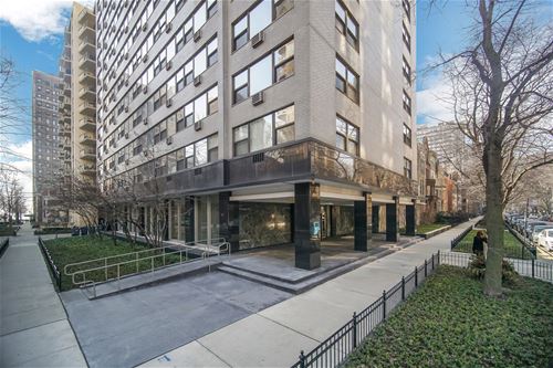 1445 N State Unit 1703, Chicago, IL 60610