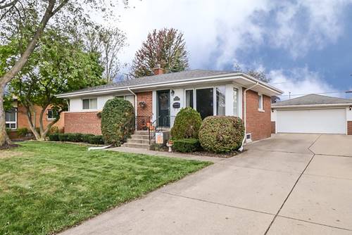 8 S Reuter, Arlington Heights, IL 60005