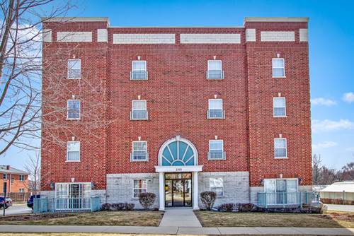 245 W Johnson Unit 106, Palatine, IL 60067