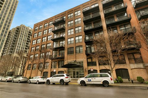 520 W Huron Unit 214, Chicago, IL 60654