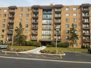 1727 W Crystal Unit 202, Mount Prospect, IL 60056