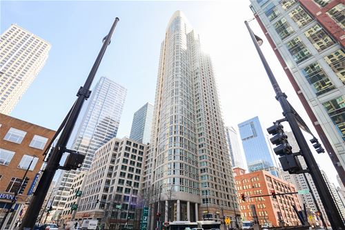 345 N La Salle Unit 4702, Chicago, IL 60654