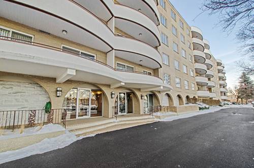 6400 N Cicero Unit 308, Lincolnwood, IL 60712