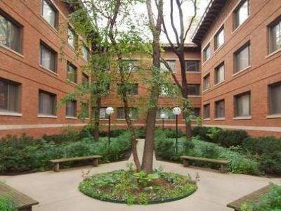 812 W Lakeside Unit 209, Chicago, IL 60640